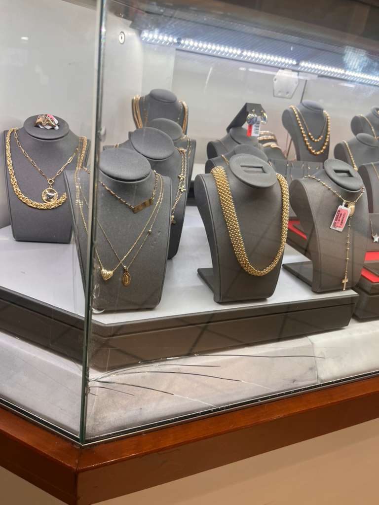 Retail store mirrors Baltimore commercial glass services.